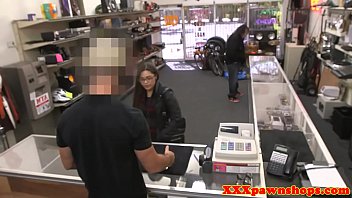 Spex pawnshop thief caught and facialized
