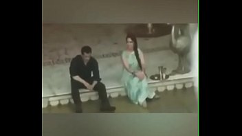 Salman Khan grabs sexy ass of Sonakshi sinha 