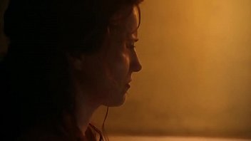 Lucy Lawless & Viva Bianca - Spartacus Vengeance - S02E06 latino
