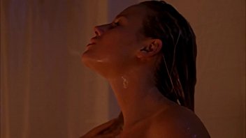 Tania Saulnier: Sexy Shower Girl (Shorter Version) - Smallville (English)