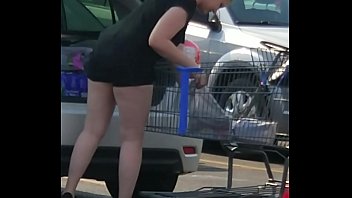 Car-creeping & spotted a PAWG short shorts