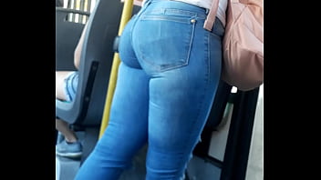 Candid big ass milf in jeans