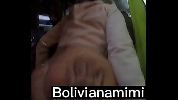Alguen quer viajar de onibus conmigo? ... prometo me portar bem    Transando no onibus... vem ver o video completo no bolivianamimi.tv